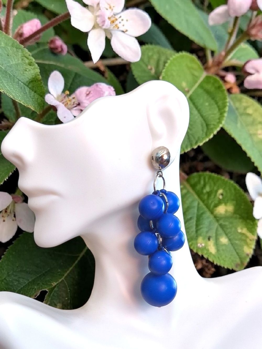 Vtg Elegant Blue Bead Cluster Drop Earrings